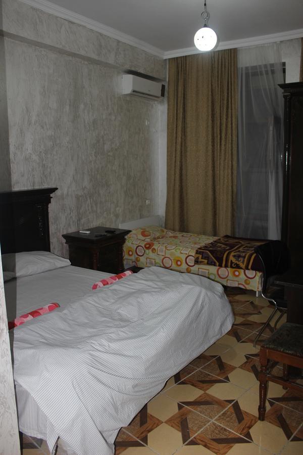 Hotel Belfast Batumi Exteriör bild